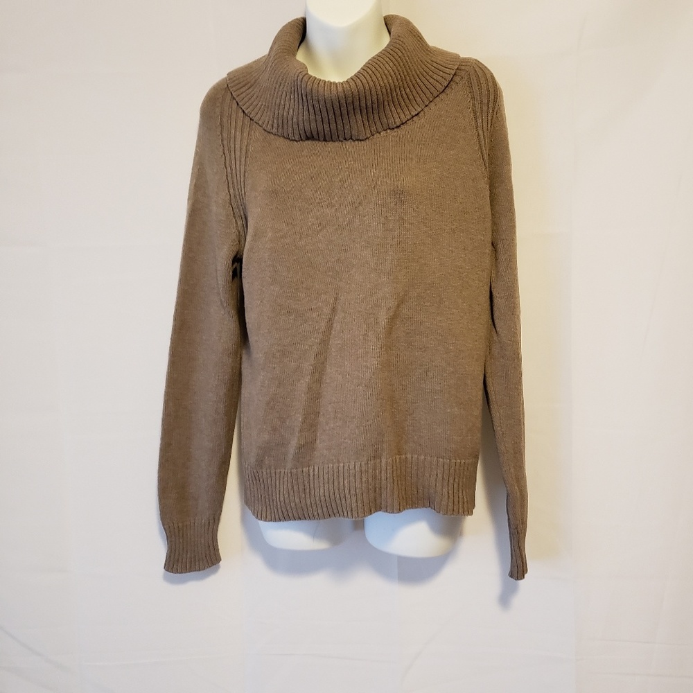 Jeanne Pierre Brown Turtle Neck Sweater Size Medium